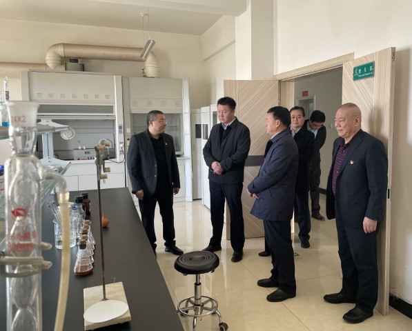 酒泉市政府黨組成員、副市長哈里別克來敦煌種業(yè)調(diào)研指導工作